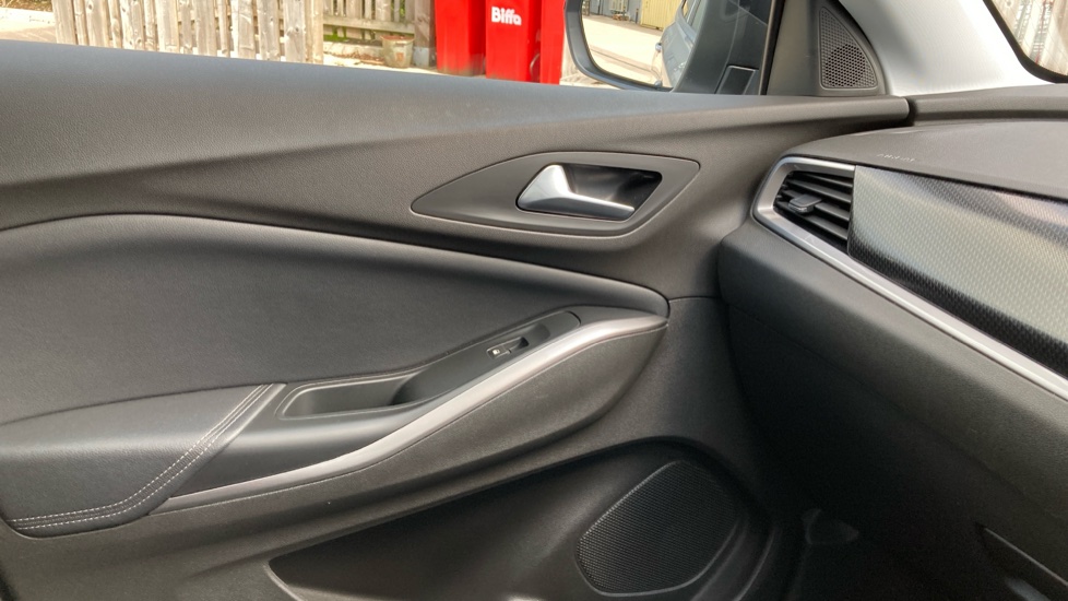 Vauxhall Grandland 1.2 Turbo Ultimate 5dr Petrol Hatchback - Image 25