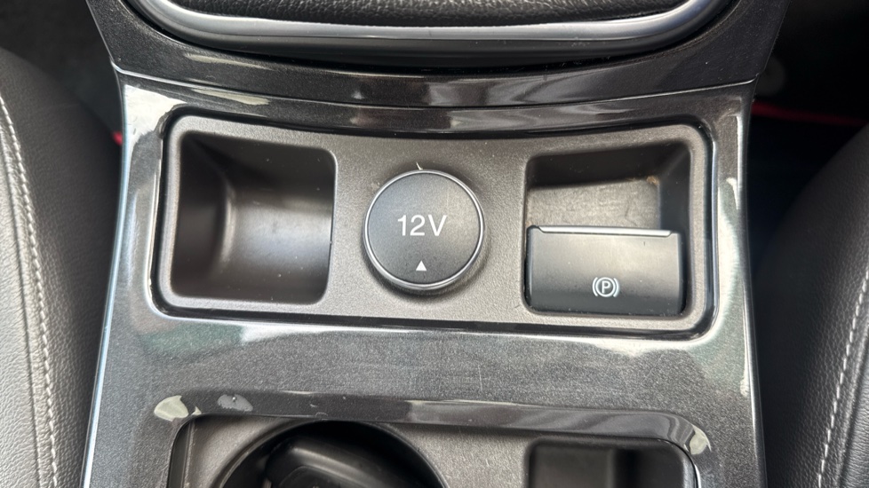 Ford Kuga 1.5 EcoBoost ST-Line X 5dr 2WD Petrol Estate - Image 31