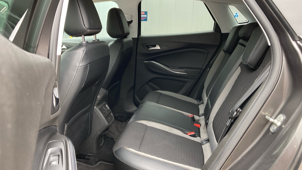 Vauxhall Grandland X 1.5 Turbo D Sport Nav 5dr Diesel Hatchback - Image 16