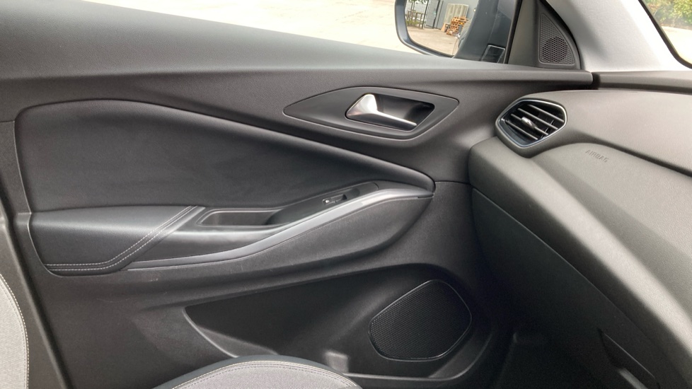 Vauxhall Grandland X 1.5 Turbo D Sport Nav 5dr Diesel Hatchback - Image 24