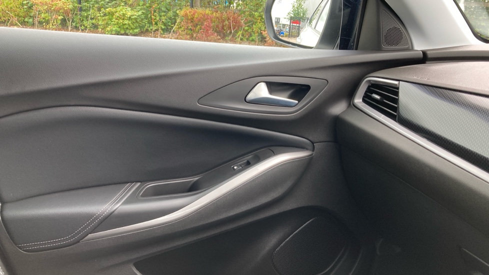 Vauxhall Grandland 1.2 Turbo Ultimate 5dr Petrol Hatchback - Image 26