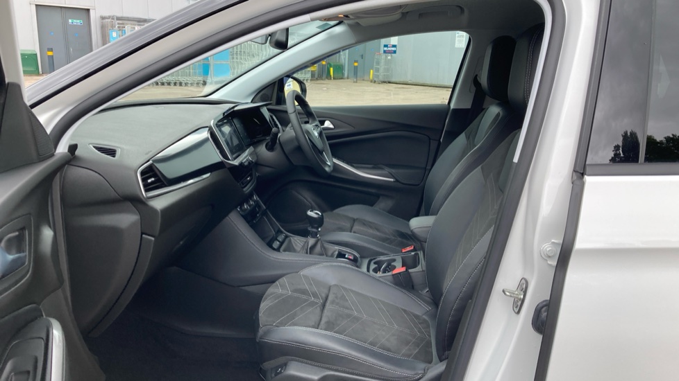 Vauxhall Grandland 1.2 Turbo Ultimate 5dr Petrol Hatchback - Image 41