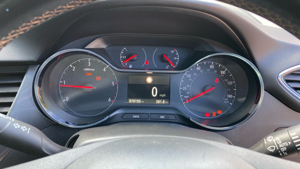 Vauxhall Crossland X 1.6 Turbo D ecoTec Elite 5dr [Start Stop] Diesel Hatchback - Image 18