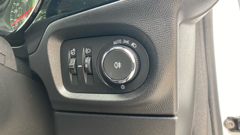 Vauxhall Corsa 1.2 Design 5dr Petrol Hatchback - Image 27