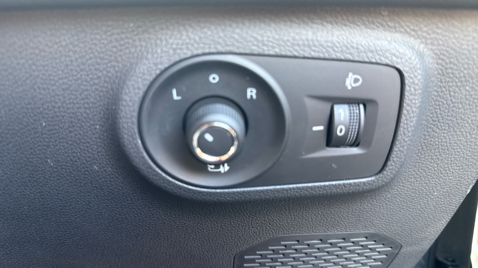 MG ZS 115kW SE EV Long Range 73kWh 5dr Auto Electric Hatchback - Image 26
