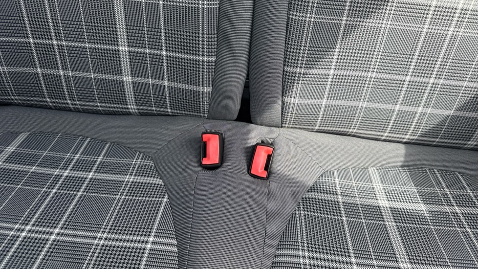 Fiat 500 1.2 Lounge 3dr Petrol Hatchback - Image 17