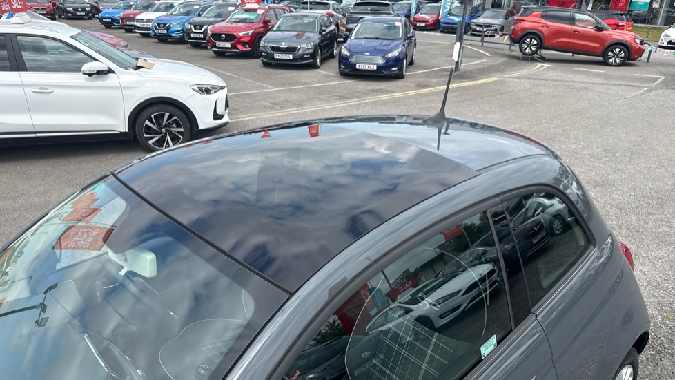 Fiat 500 1.2 Lounge 3dr Petrol Hatchback - Image 31