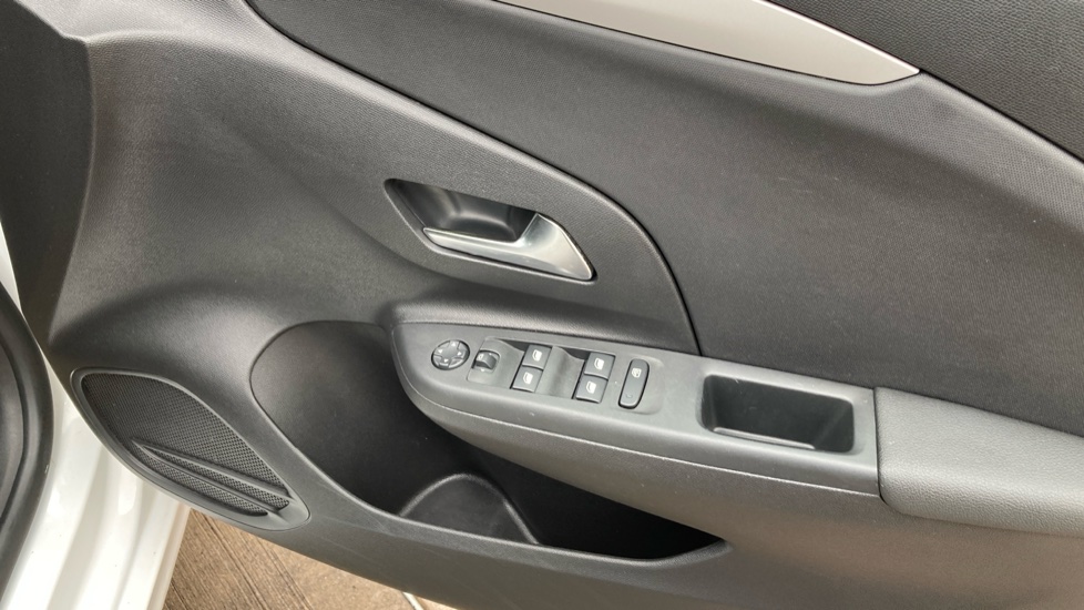 Vauxhall Corsa 1.2 Design 5dr Petrol Hatchback - Image 27