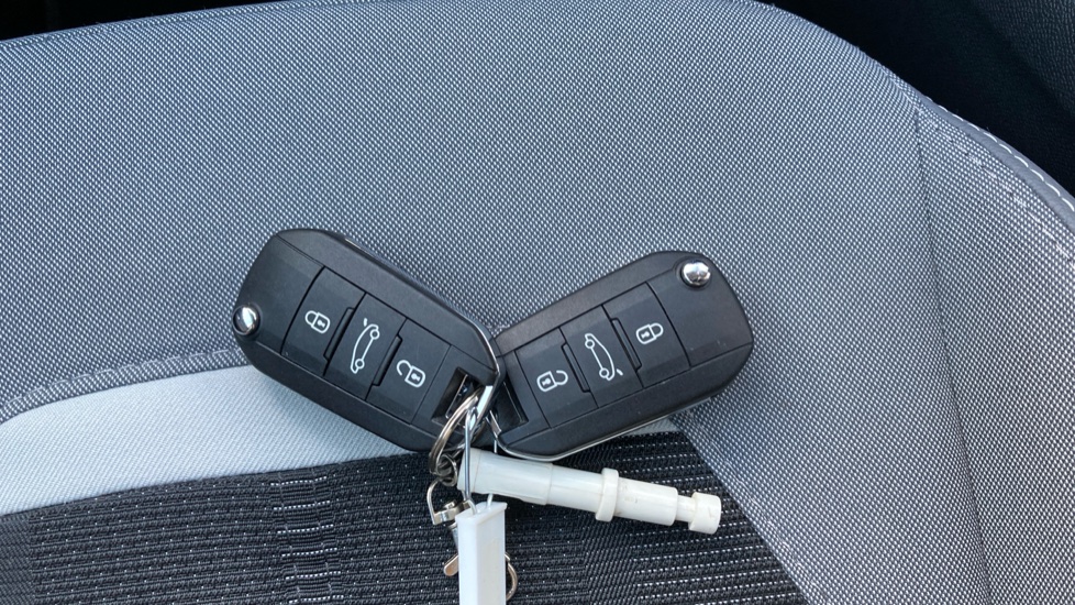 Vauxhall Mokka 1.2 Turbo 136 Design 5dr Petrol Hatchback - Image 20
