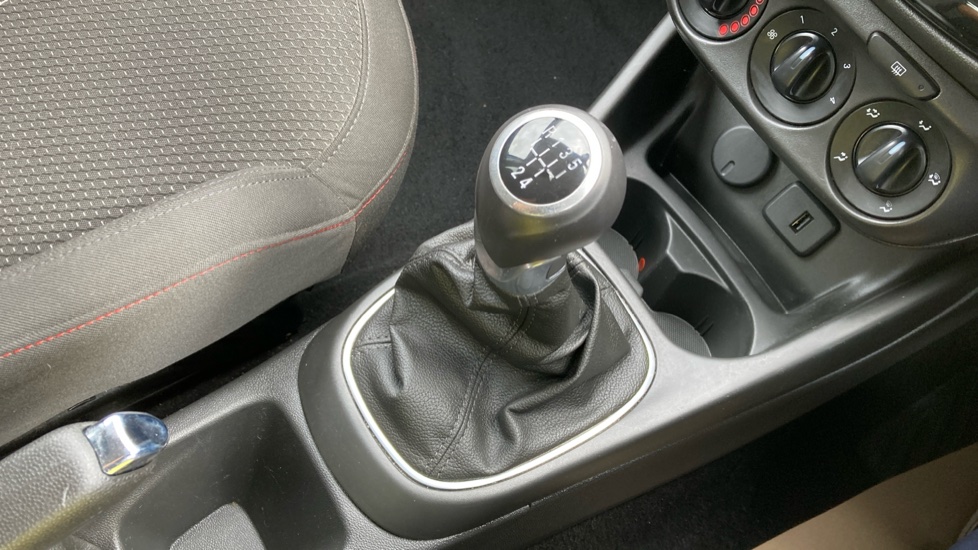 Vauxhall Corsa 1.4 Griffin 5dr Petrol Hatchback - Image 13
