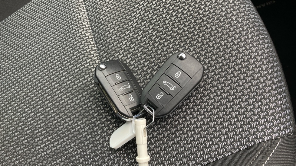 Vauxhall Grandland X 1.2 Turbo SE 5dr Petrol Hatchback - Image 20