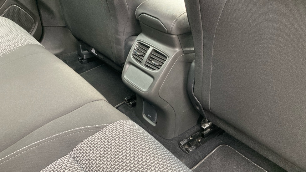 Vauxhall Grandland X 1.2 Turbo SE 5dr Petrol Hatchback - Image 29