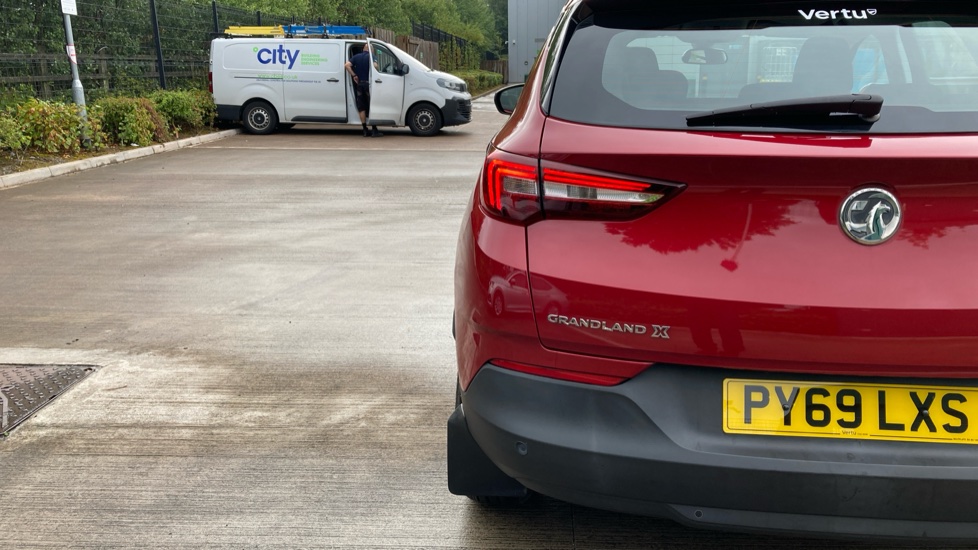 Vauxhall Grandland X 1.2 Turbo SE 5dr Petrol Hatchback - Image 32