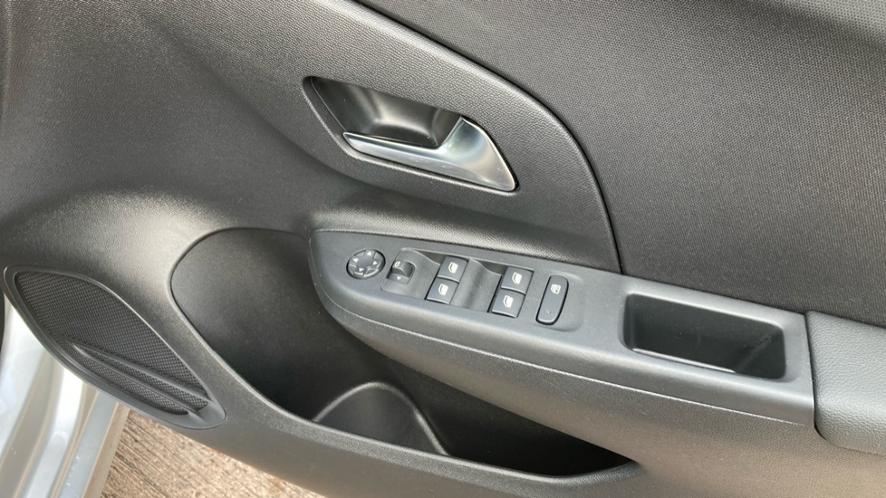 Vauxhall Corsa 1.2 Design 5dr Petrol Hatchback - Image 28