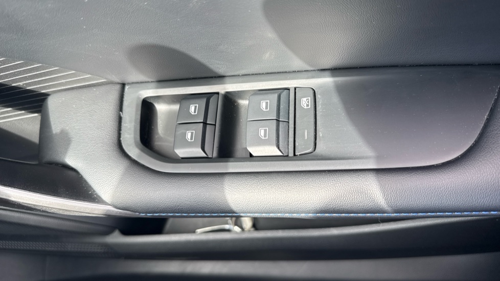 MG MG4 180kW Trophy EV Extended Range 77kWh 5dr Auto Electric Hatchback - Image 26