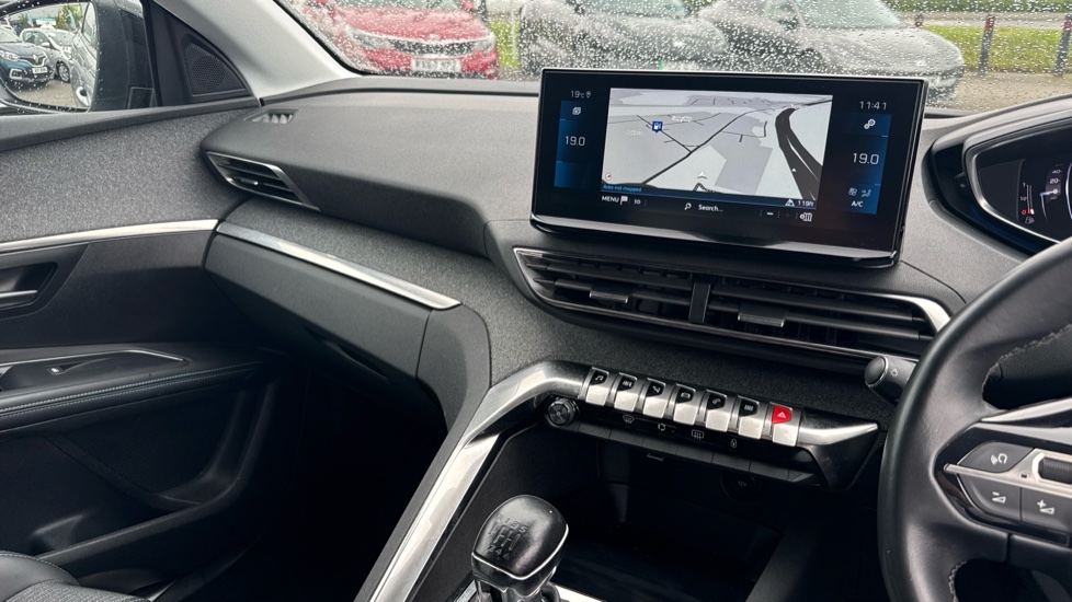 Peugeot 5008 1.2 PureTech Allure Premium+ 5dr Petrol Estate - Image 14