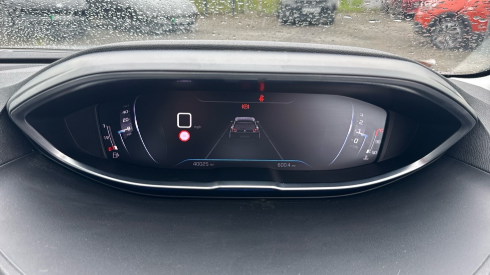 Peugeot 5008 1.2 PureTech Allure Premium+ 5dr Petrol Estate - Image 18