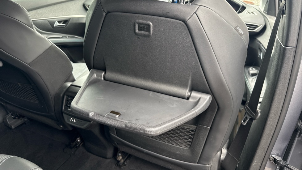Peugeot 5008 1.2 PureTech Allure Premium+ 5dr Petrol Estate - Image 27