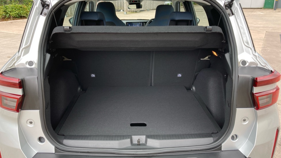 Vauxhall Frontera 1.2 Hybrid Design 5dr e-DCT6 Petrol Estate - Image 4