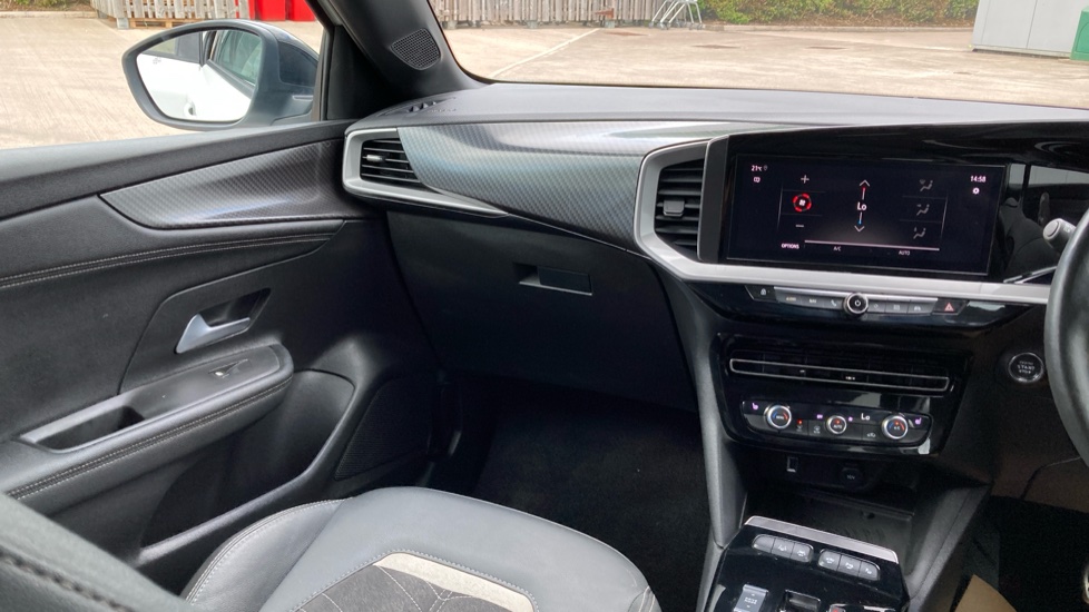 Vauxhall Mokka 100kW Ultimate 50kWh 5dr Auto Electric Hatchback - Image 14