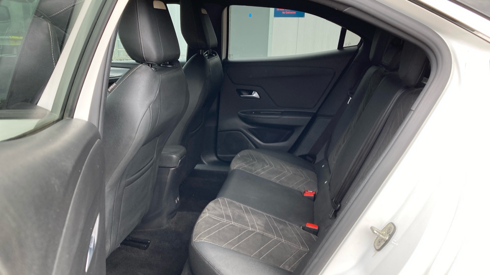 Vauxhall Mokka 100kW Ultimate 50kWh 5dr Auto Electric Hatchback - Image 16