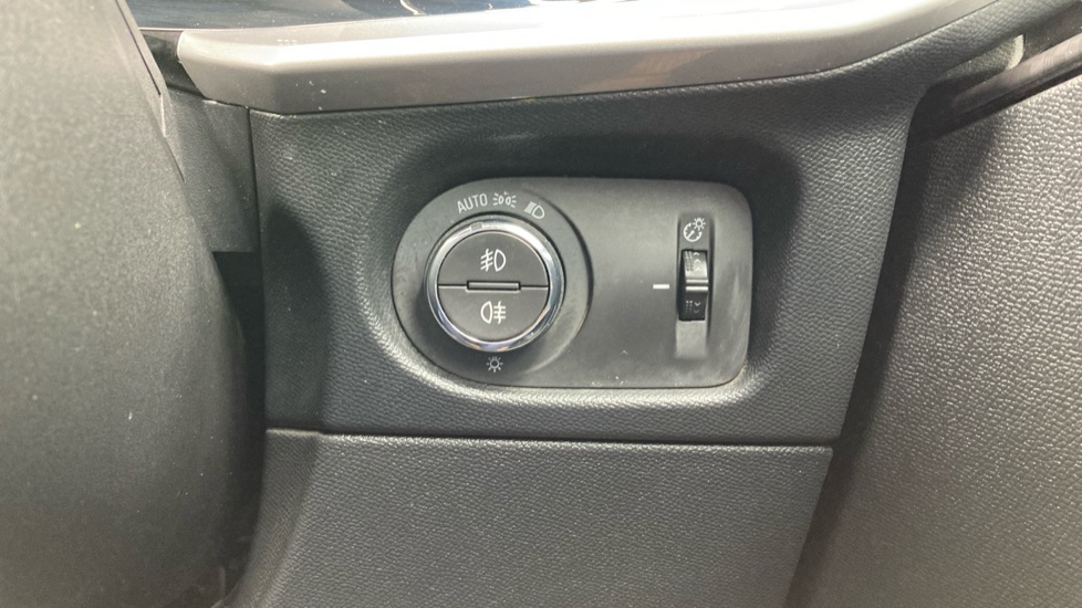 Vauxhall Mokka 100kW Ultimate 50kWh 5dr Auto Electric Hatchback - Image 26