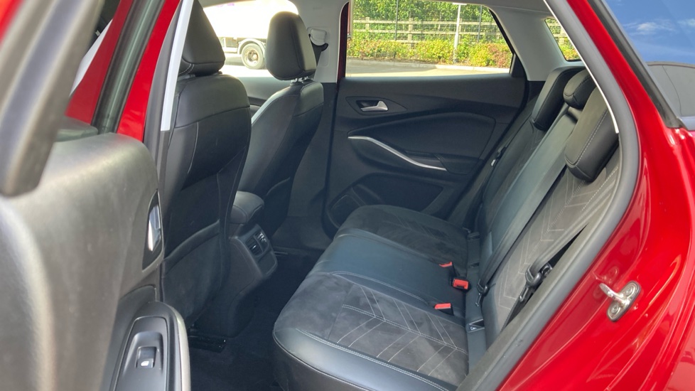 Vauxhall Grandland 1.2 Turbo Ultimate 5dr Petrol Hatchback - Image 16