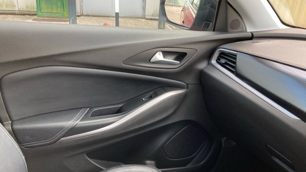 Vauxhall Grandland 1.2 Turbo Ultimate 5dr Petrol Hatchback - Image 25
