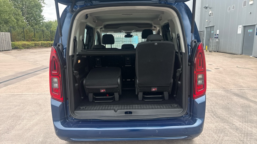 Vauxhall Combo Life 1.5 Turbo D Energy 5dr [7 seat] Diesel Estate - Image 4