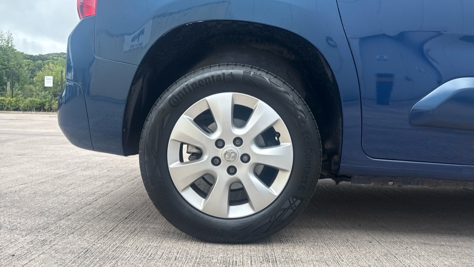 Vauxhall Combo Life 1.5 Turbo D Energy 5dr [7 seat] Diesel Estate - Image 7