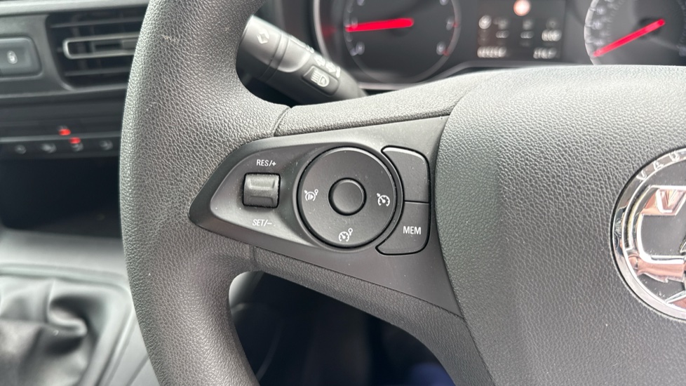 Vauxhall Combo Life 1.5 Turbo D Energy 5dr [7 seat] Diesel Estate - Image 21