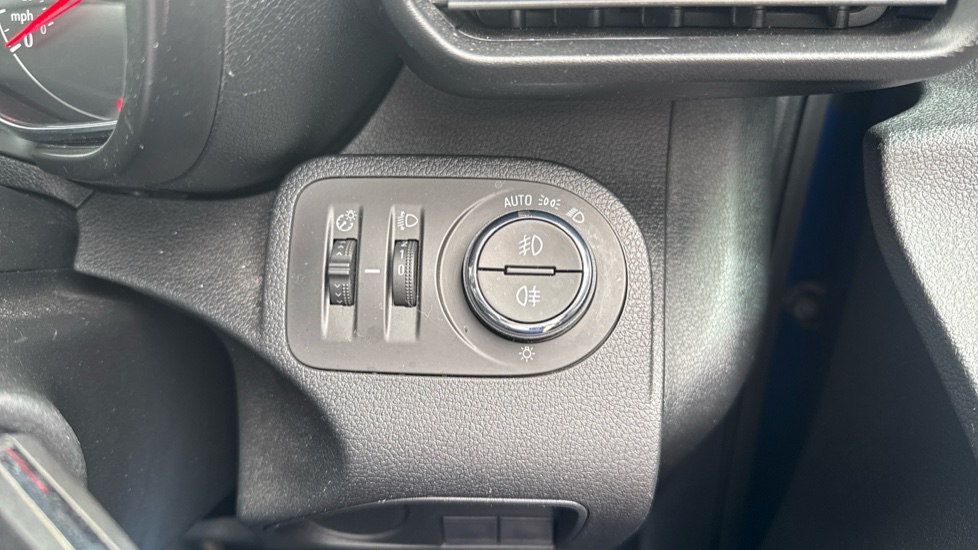 Vauxhall Combo Life 1.5 Turbo D Energy 5dr [7 seat] Diesel Estate - Image 26