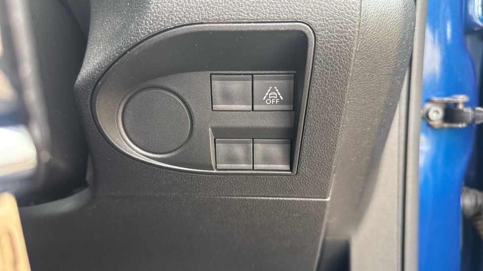 Vauxhall Combo Life 1.5 Turbo D Energy 5dr [7 seat] Diesel Estate - Image 32