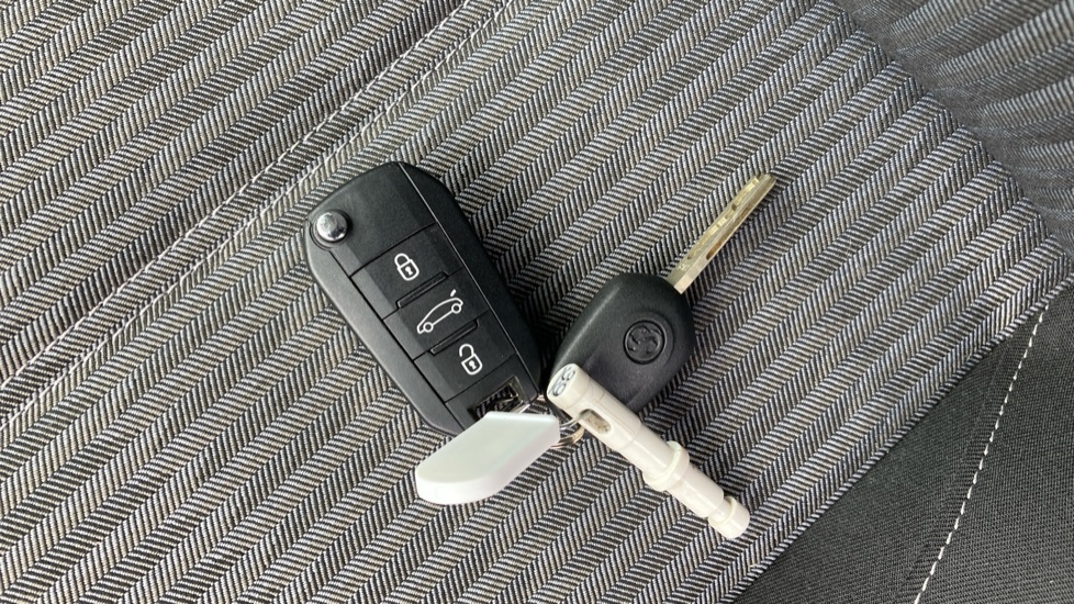 Vauxhall Corsa 1.2 SE Premium 5dr Petrol Hatchback - Image 20
