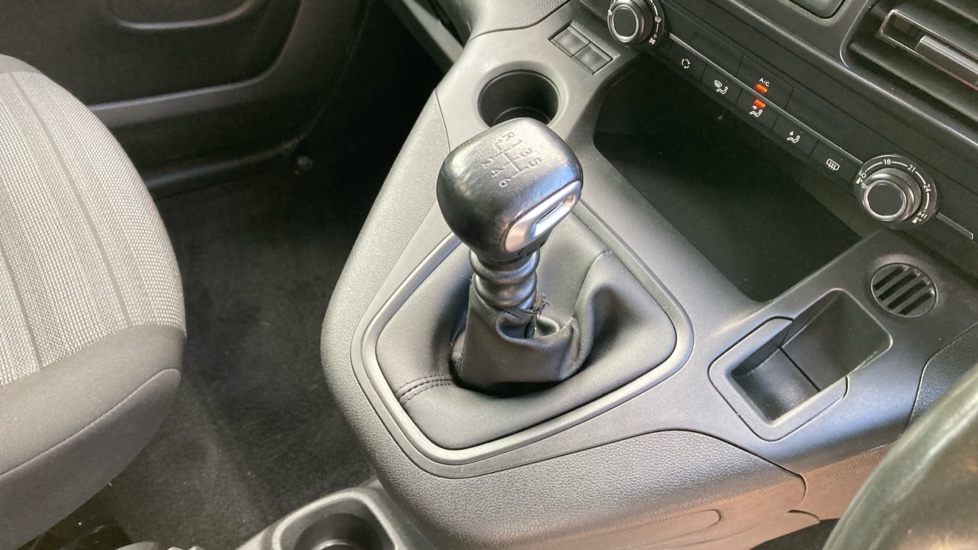 Vauxhall Combo Life 1.5 Turbo D SE 5dr Diesel Estate - Image 13
