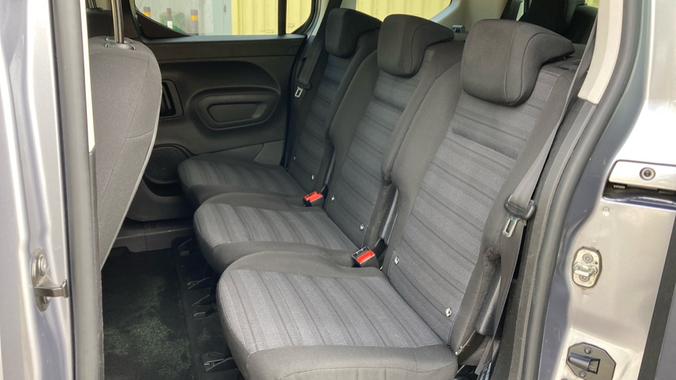 Vauxhall Combo Life 1.5 Turbo D SE 5dr Diesel Estate - Image 16