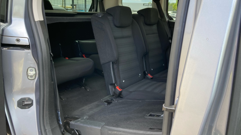 Vauxhall Combo Life 1.5 Turbo D SE 5dr Diesel Estate - Image 30
