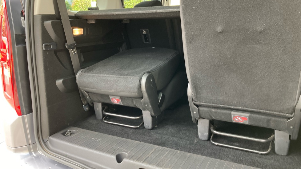 Vauxhall Combo Life 1.5 Turbo D SE 5dr Diesel Estate - Image 31