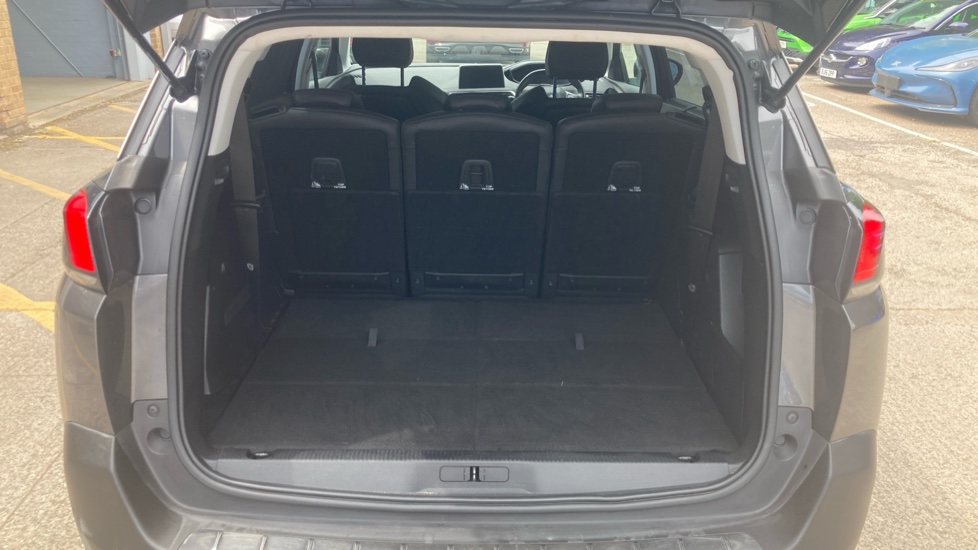 Peugeot 5008 1.5 BlueHDi Allure 5dr Diesel Estate - Image 4