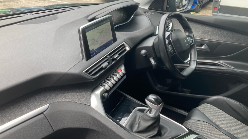 Peugeot 5008 1.5 BlueHDi Allure 5dr Diesel Estate - Image 9
