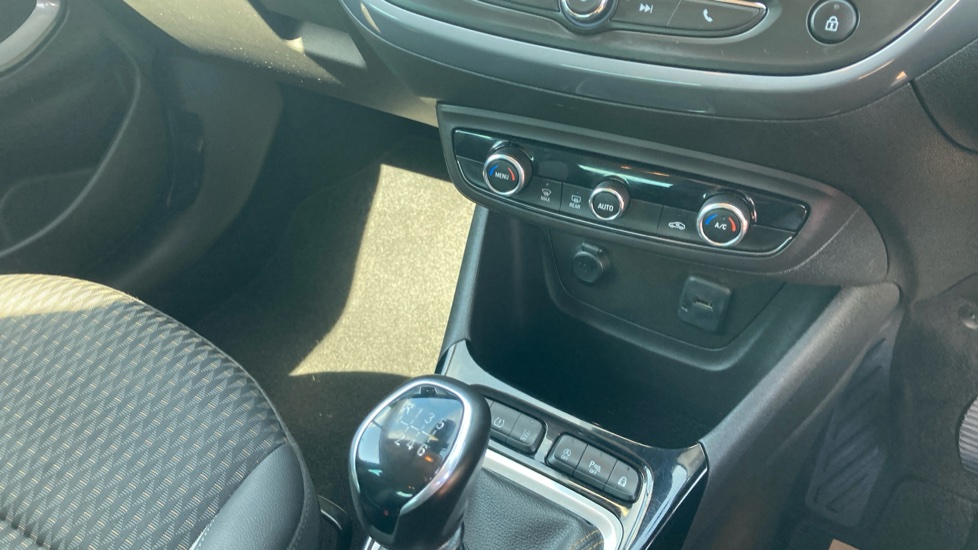 Vauxhall Crossland X 1.2T [110] Elite 5dr [6 Speed] [S/S] Petrol Hatchback - Image 32