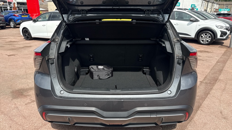 MG MG4 150kW Trophy EV Long Range 64kWh 5dr Auto Electric Hatchback - Image 4