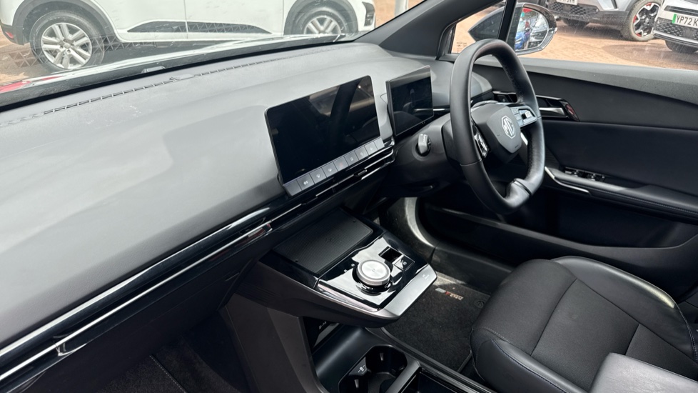 MG MG4 150kW Trophy EV Long Range 64kWh 5dr Auto Electric Hatchback - Image 9