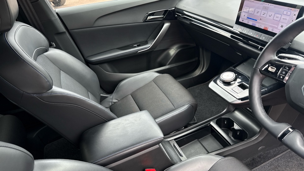 MG MG4 150kW Trophy EV Long Range 64kWh 5dr Auto Electric Hatchback - Image 14