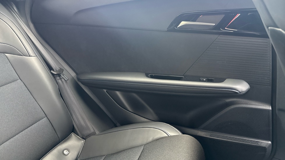 MG MG4 150kW Trophy EV Long Range 64kWh 5dr Auto Electric Hatchback - Image 30