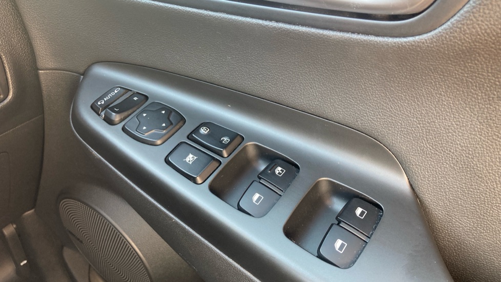Hyundai KONA 1.6 GDi Hybrid Ultimate 5dr DCT Hybrid Hatchback - Image 22