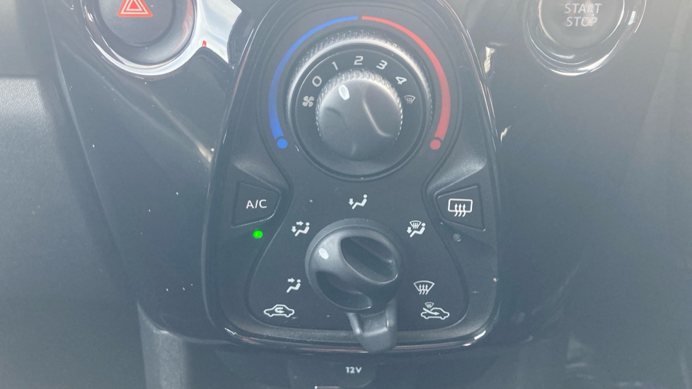 Peugeot 108 1.2 PureTech Allure 5dr Petrol Hatchback - Image 24