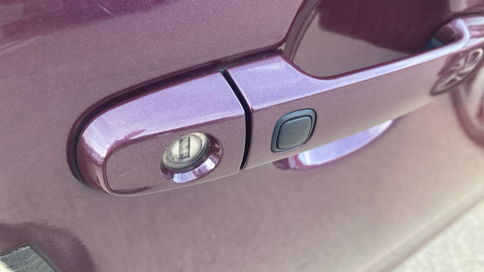 Peugeot 108 1.2 PureTech Allure 5dr Petrol Hatchback - Image 31