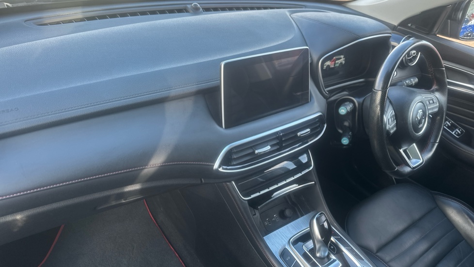 MG HS 1.5 T-GDI PHEV Exclusive 5dr Auto Hatchback - Image 9