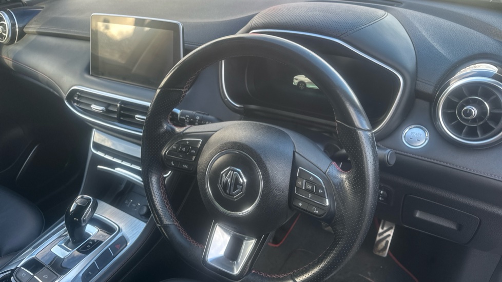 MG HS 1.5 T-GDI PHEV Exclusive 5dr Auto Hatchback - Image 11